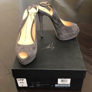 Giuseppe Zanotti peep toe slingback pumps
